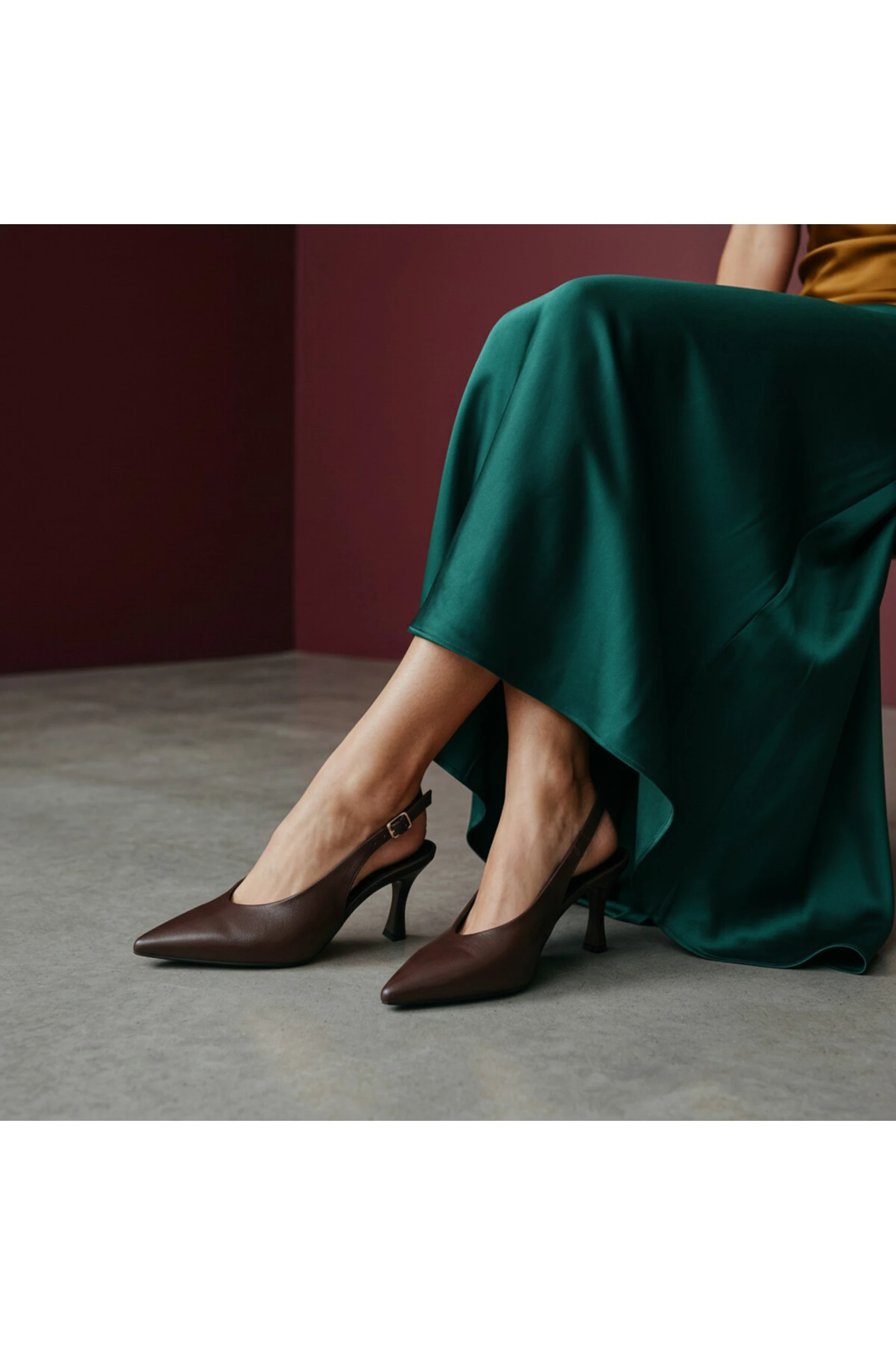Lucia Kahverengi Cilt Sivri Burun Arkası Açık Tokalı Slingback