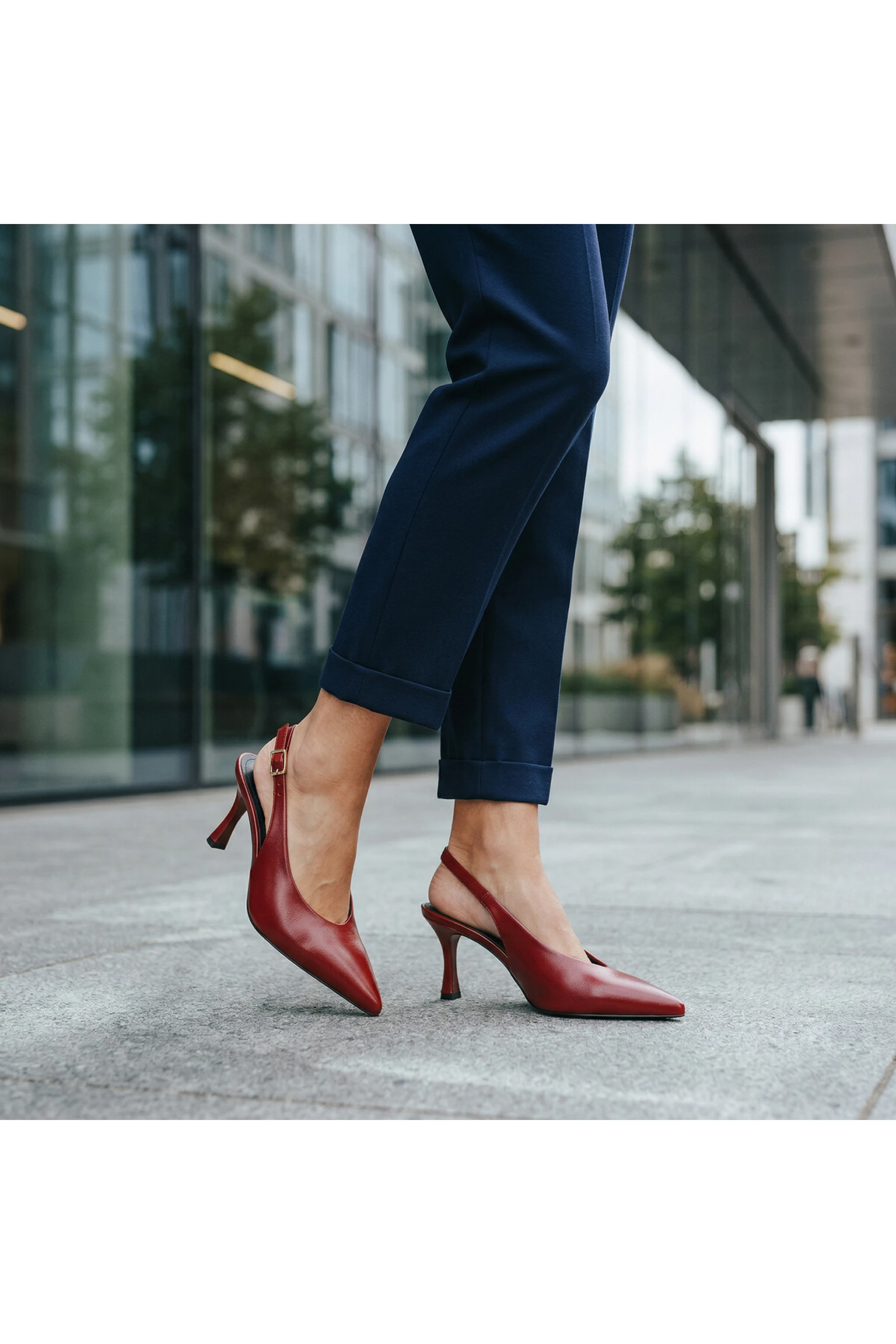Lucia Bordo Cilt Sivri Burun Arkası Açık Tokalı Slingback